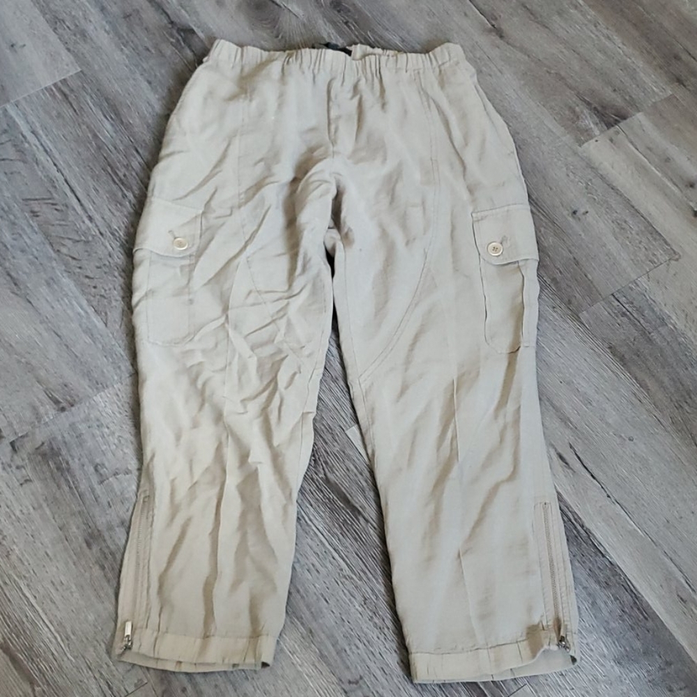 BCBGMaxazria Khaki Capri Pants